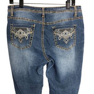 Revolt Distressed Stretch Girlfriend Jeans Tapered Leg Embroidered Pockets Sz 10